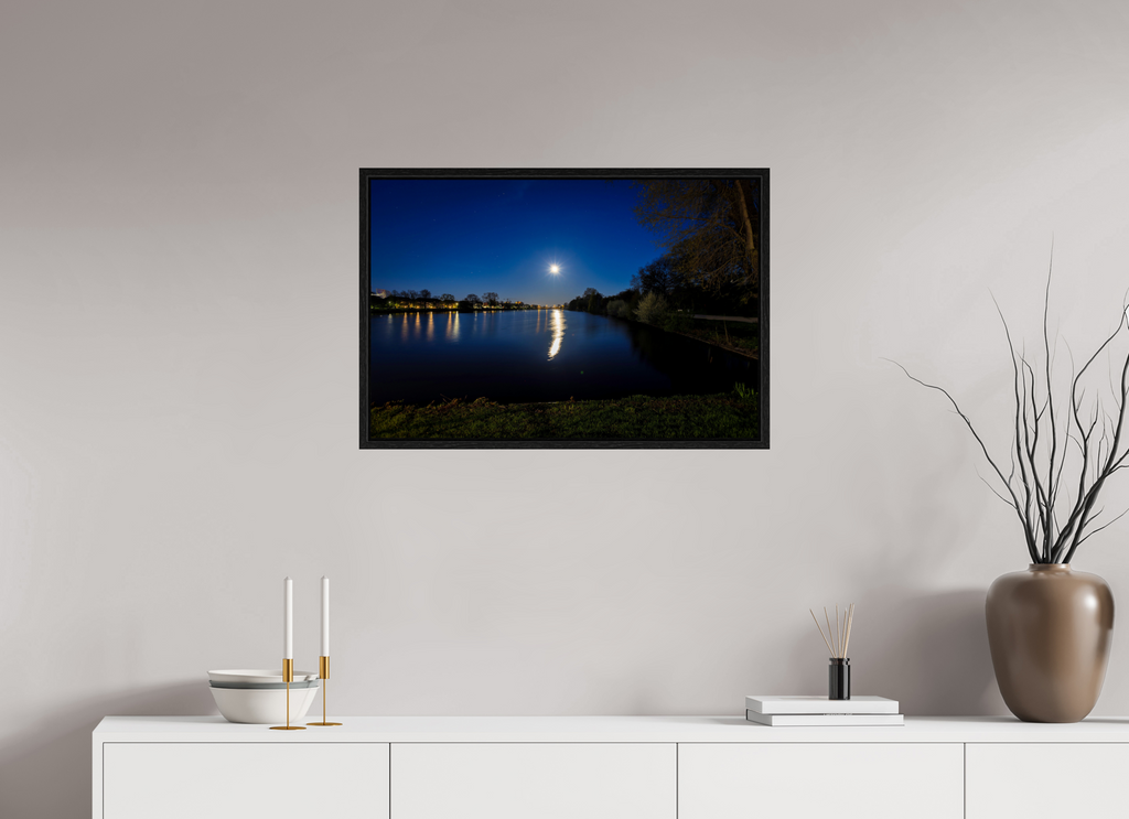 75 x 50 cm, Floater Frame Aasee bei Nacht