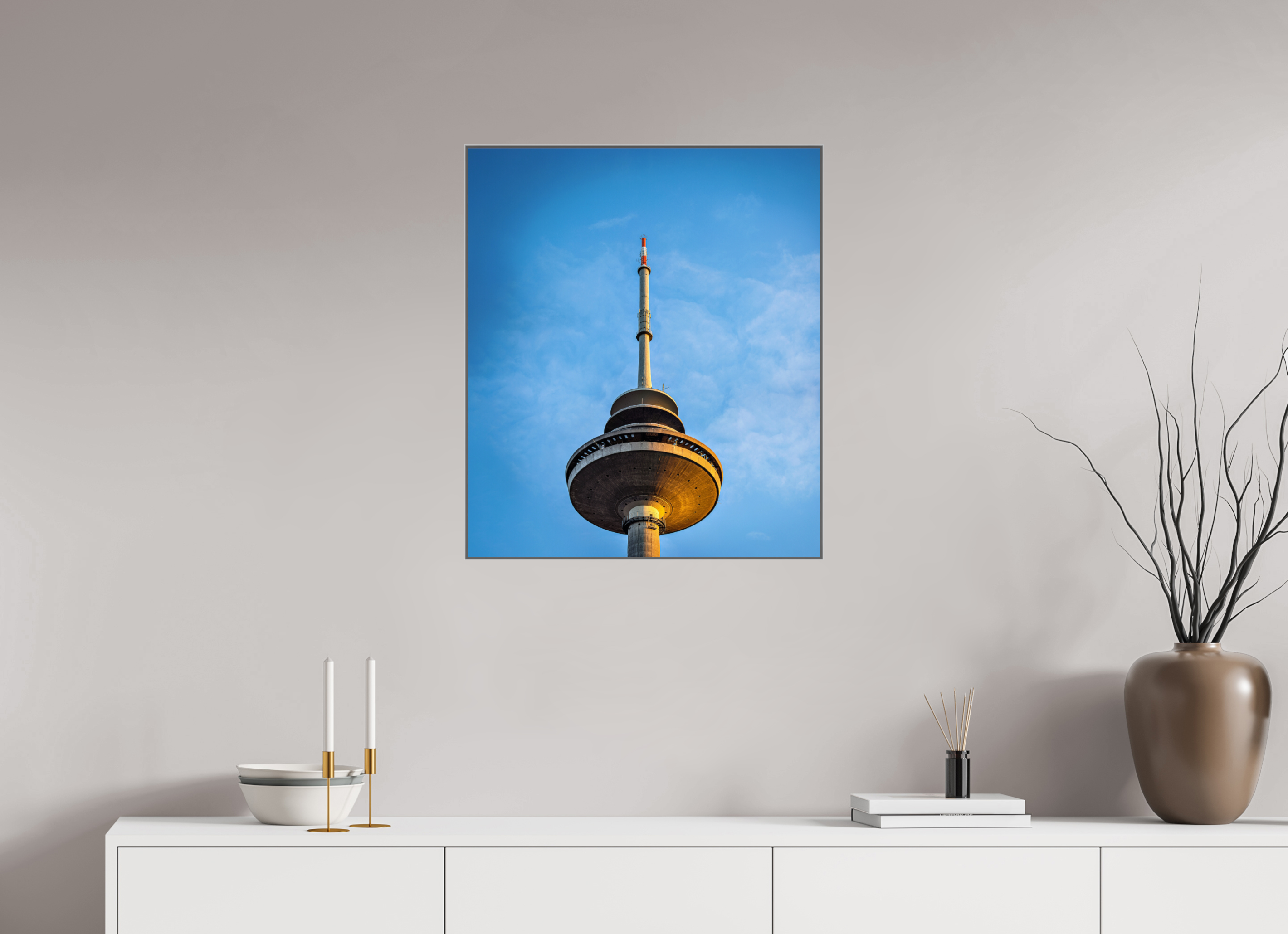 60 x 69,6 cm, Alurahmen 25mm Der Fernsehturm - Die Spitze