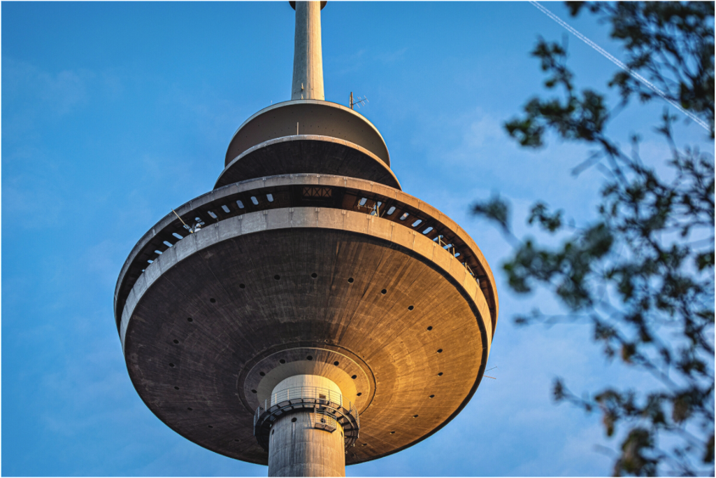 Main image Der Fernsehturm - Das UFO