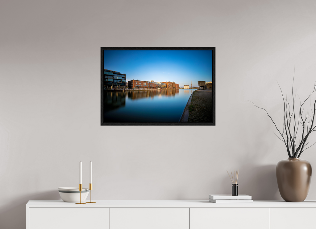 75 x 50 cm, Floater Frame Der Hafen im Überblick