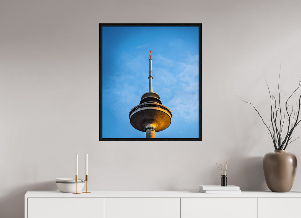 70 x 81,1 cm, Floater Frame Der Fernsehturm - Die Spitze