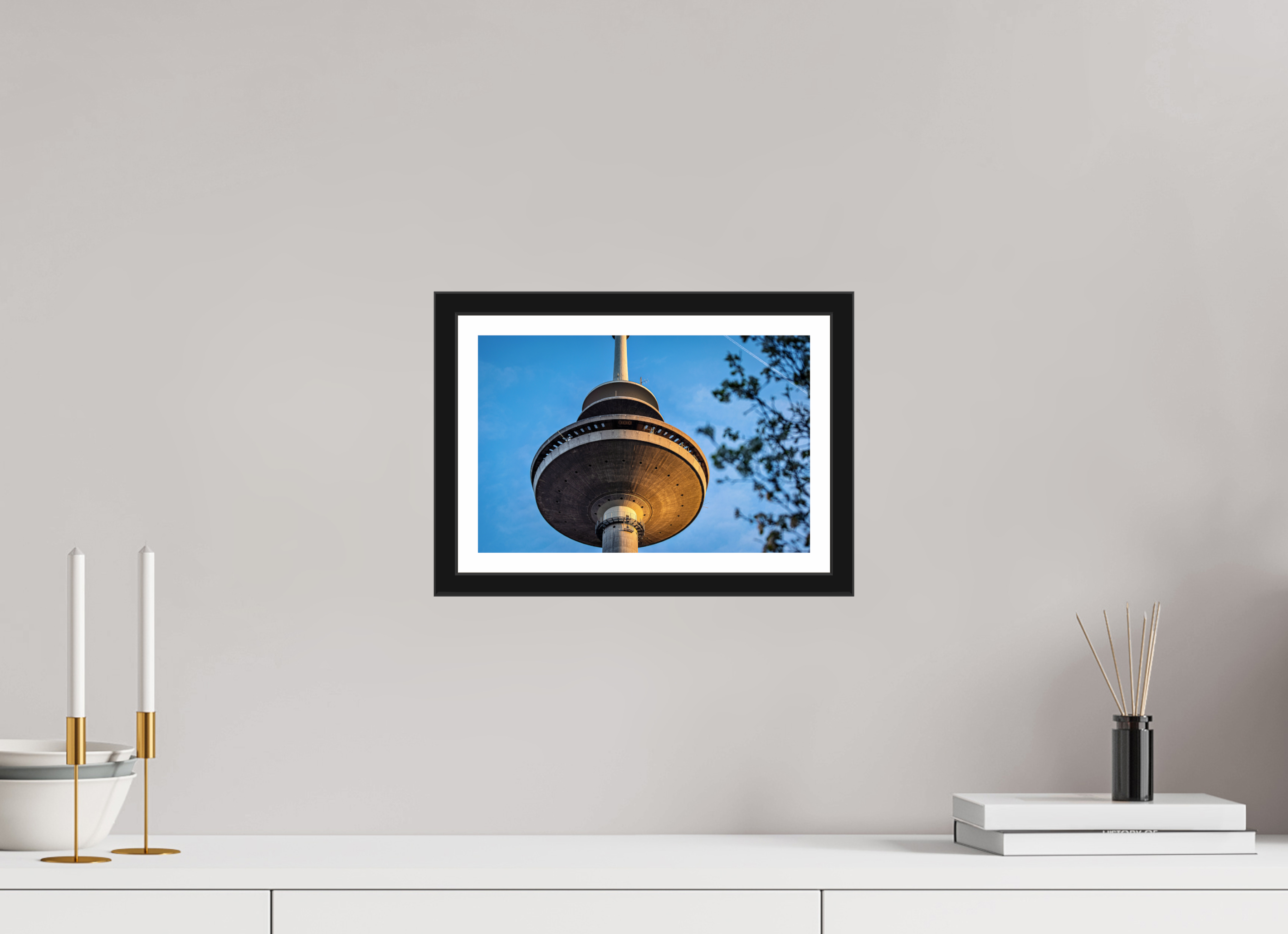 30 x 20 cm, Bern und Rand Der Fernsehturm - Das UFO