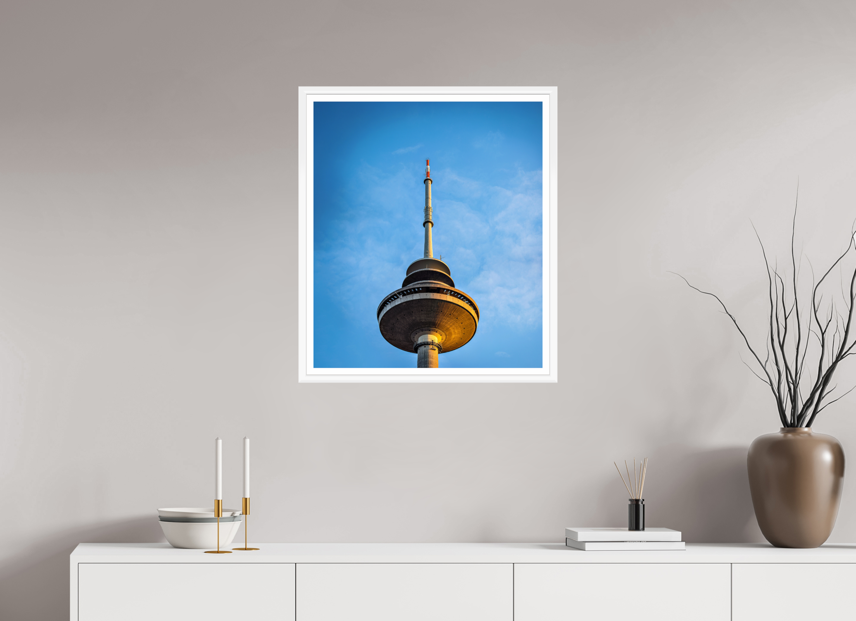 60 x 69,6 cm, Bern weiß und Rand Der Fernsehturm - Die Spitze