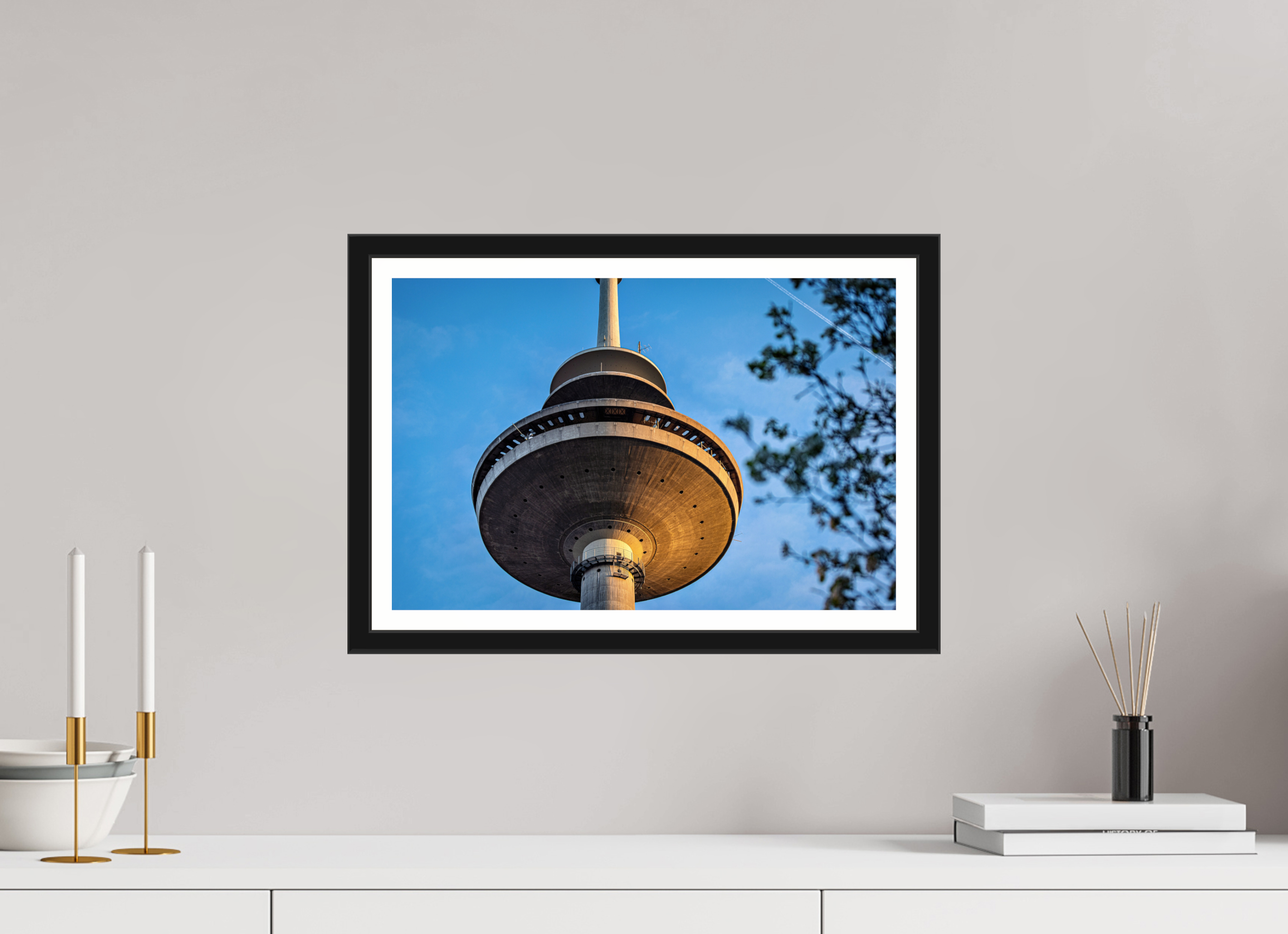 45 x 30 cm, Bern und Rand Der Fernsehturm - Das UFO