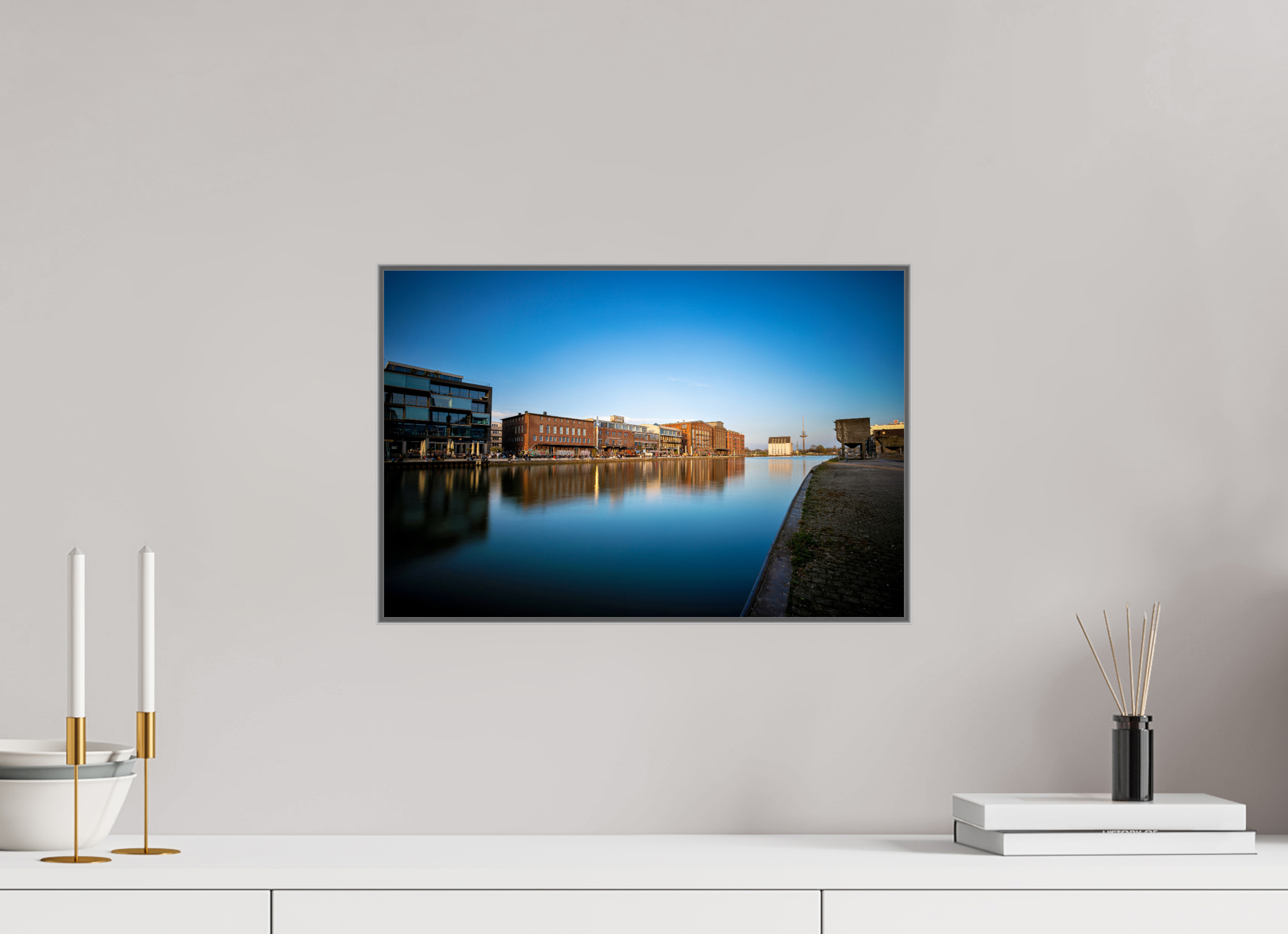 45 x 30 cm, Alurahmen 25mm Der Hafen im Überblick