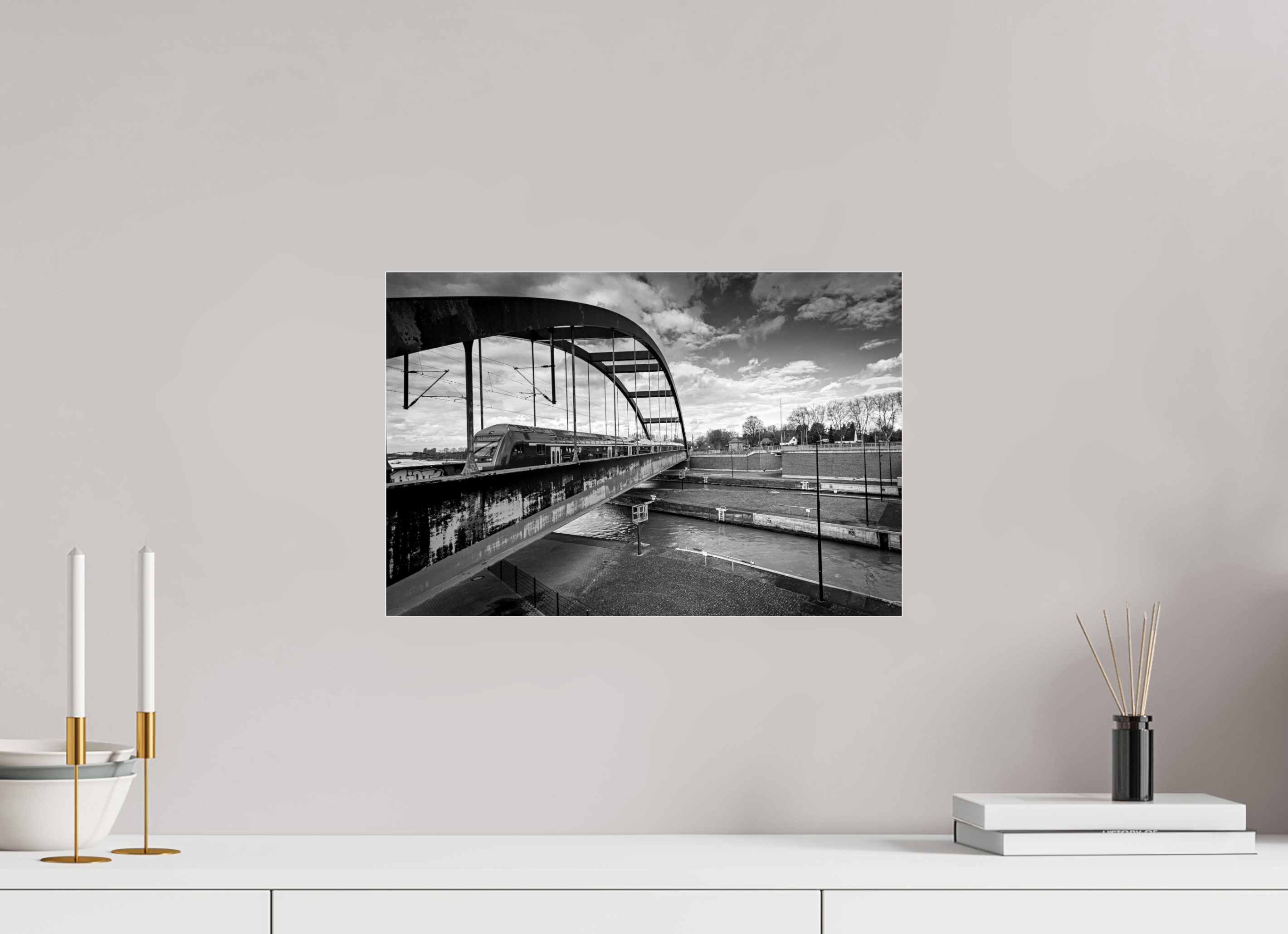 45 x 30 cm, Photo Print Under Acrylic Glass Die Schleuse und der Zug