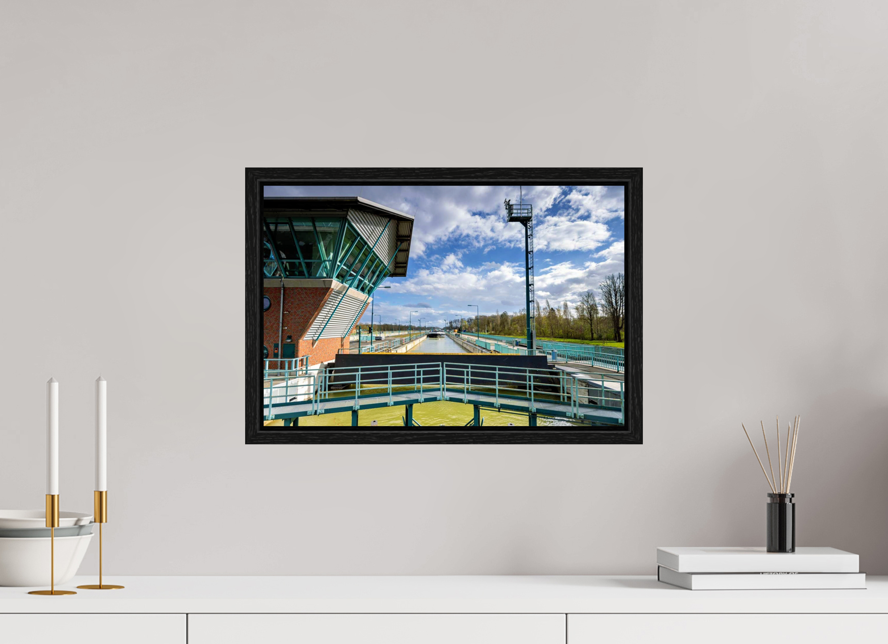 45 x 30 cm, Floater Frame Die Schleuse - Das Becken